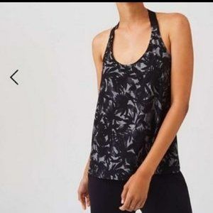 Lou & Grey Form workout top in palm flower print